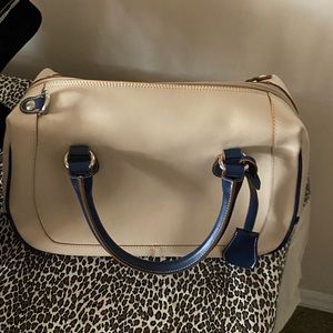 A beautiful lightly used Nardelli purse